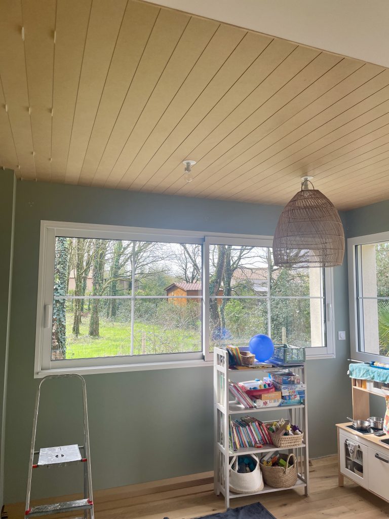 DIY comment réaliser facilement un mur en faux lambris ?